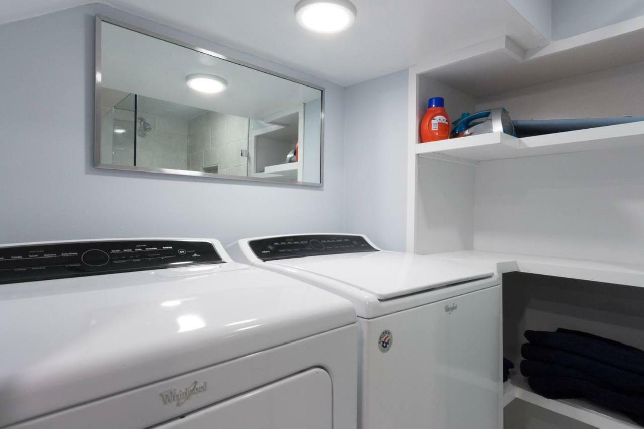 Luxury 2 Bedroom Apartment W/ Free Parking Washington Exterior photo