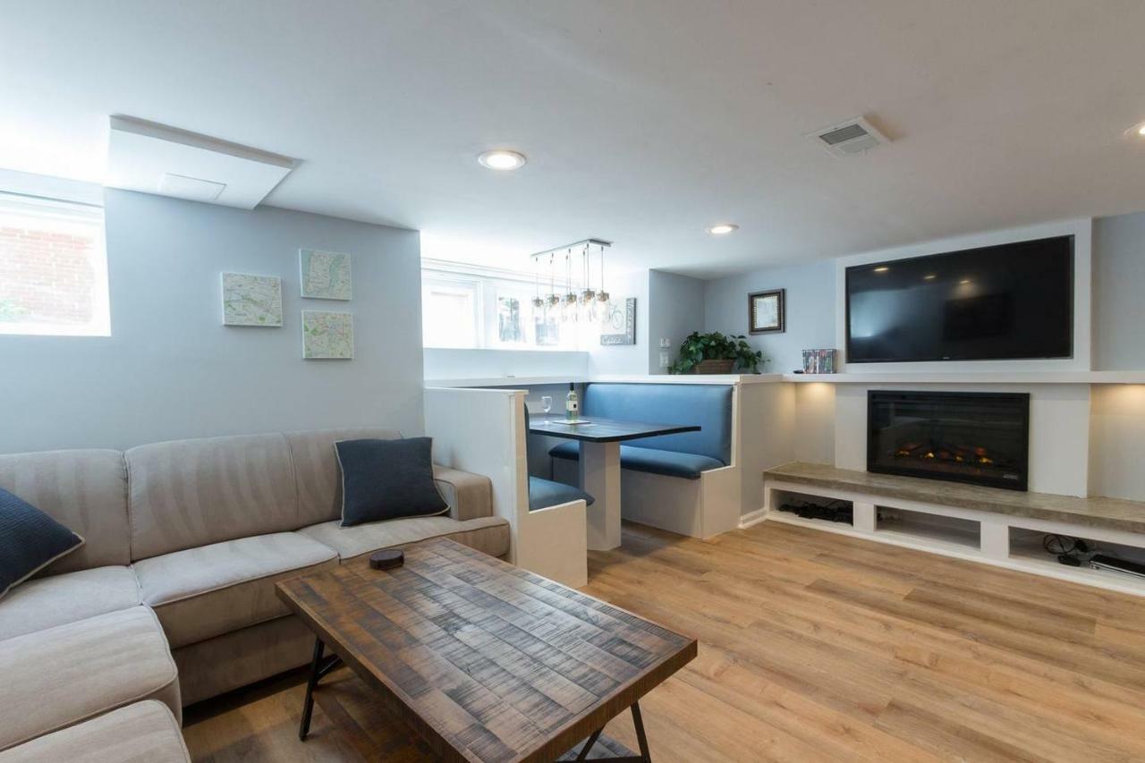 Luxury 2 Bedroom Apartment W/ Free Parking Washington Exterior photo